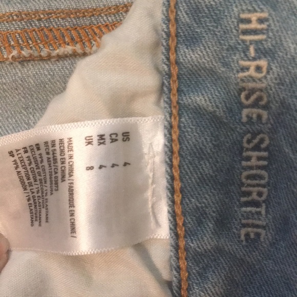 American Eagle Hi-Rise Distressed Shortie - Picture 5 of 6